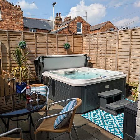 Seaside Escapes - With Relaxing Hot Tub! Villa Scarborough Eksteriør bilde